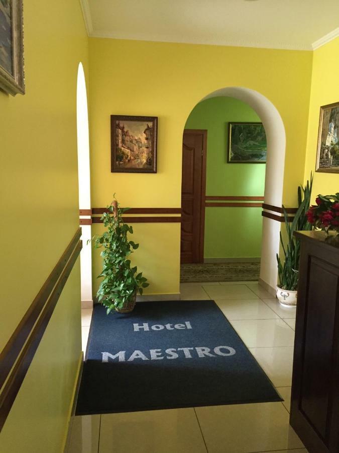 فندق Maestro Ostroh المظهر الخارجي الصورة